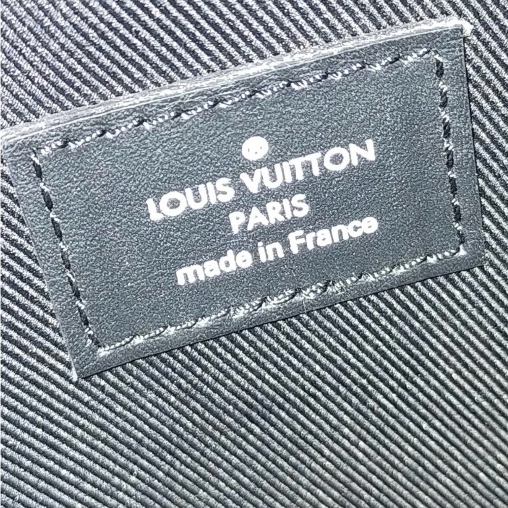 Louis Vuitton Limited Edition Pochette Jour GM - Picture 5 of 7